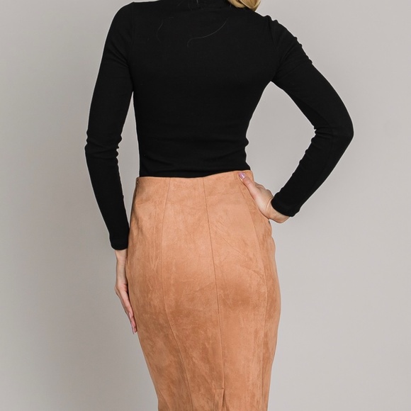 Stretch Butter Suede Fitted Skirt Nude Rose - Picture 3 of 4